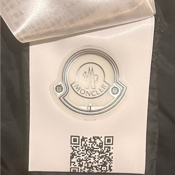 Moncler Black Down Glyco Hooded Vest [3] - Picture 12 of 14